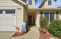 1876 W Hayward Street, Hanford, CA 93230