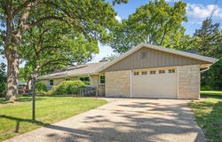 107 Doresella, LOVES PARK, IL 61111