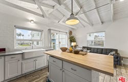 6712 S Culver Place, Playa Del Rey, CA 90293