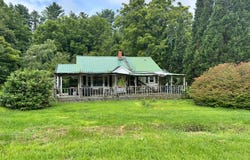 538  Altapass Rd, Spruce Pine, NC 28777