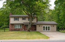 10200 S Lake Station Avenue, Lake, MI 48632