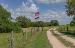 900 Schulze RD, Schulenburg, TX 78949