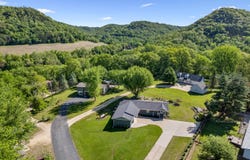 W770 Meadow Ln, Fountain City, WI 54629