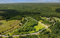 W Lake Rd, Sparta, TN 38583