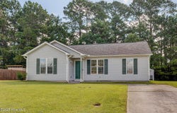 102 Willowbend Drive, Burgaw, NC 28425