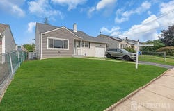 40 McKinley Avenue, Colonia, NJ 07067