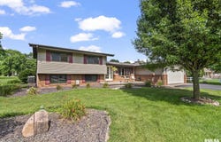 11910 Bubbling Well Road, Glenarm, IL 62536