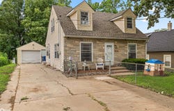 1416 Clinton Avenue, Des Moines, IA 50313