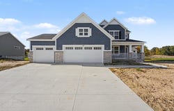 671 Waterford Village Drive NW, Grand Rapids, MI 49534
