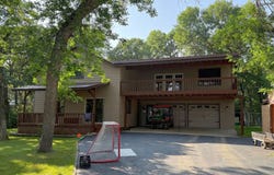 611 Oakwood Dr., Devils Lake, ND 58301