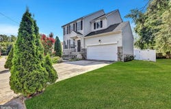 30 E 5TH STREET, BURLINGTON, NJ 08016