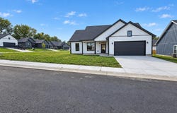 484 Pinehurst Way, Harrodsburg, KY 40330