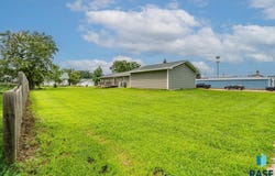 403 S Broadway St, Canton, SD 57013