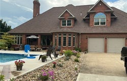 3204 Maple Creek Drive, Zanesville, OH 43701