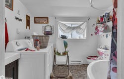 505 N C Street, Fairfield, IA 52556