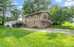 325 S 8th Avenue W, Newton, IA 50208