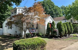 350 S 2nd Street, Lewiston, NY 14092