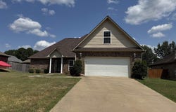 2215 Richland Park Drive, Bryant, AR 72022