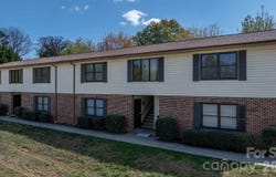 525 12th Street SW, Hickory, NC 28602