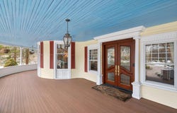 661 Middle Road, Bayport, NY 11705