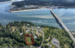 940 NW Highland Circle, Waldport, OR 97394