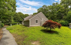 20 Woodrise Road, Falmouth, MA 02540