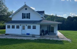 4015 Pike 9140, Louisiana, MO 63353