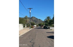 1213 E VOGEL Avenue, Phoenix, AZ 85020