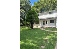 10475 S Hillside St, Mulvane, KS 67110