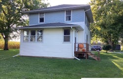 20502 Thrush Ave, MASON CITY, IA 50401