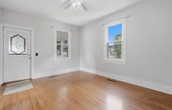 527 W 2nd, Washington, IA 52353