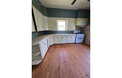 206 Dallas Street, Yoakum, TX 77995