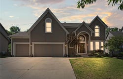 16915 W 162 Street, Olathe, KS 66062