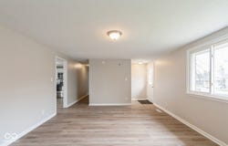 828 N 13th Street, Elwood, IN 46036