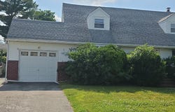 80 Elmwood Street, Plainview, NY 11803