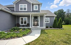 N45w22742 Charlotte Way, Pewaukee, WI 53072