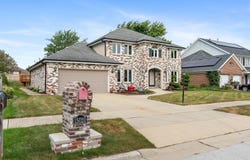 15020 Landings Lane, Oak Forest, IL 60452