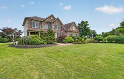 50 Albert Dr, Union Twp., NJ 08809-1279