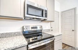 310 W Evergreen St #104, San Antonio, TX 78212