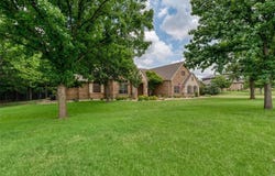 136 Whispering Winds Drive, Gunter, TX 75058
