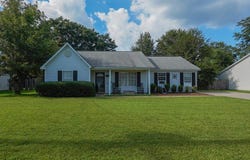 105 Periwinkle Ct, Dothan, AL 36301