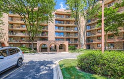 35 S Baybrook Drive, Palatine, IL 60074