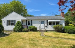 61 Stevens Rd, Swansea, MA 02777