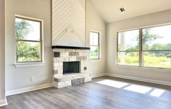 142 E Pauwela LN, Bastrop, TX 78602