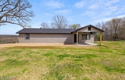1554 Coopers Road, Pineville, MO 64856