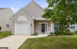 7 COVERED BRIDGE CIRCLE, COLUMBUS, NJ 08022