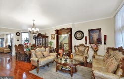 125 W WINDSOR STREET, READING, PA 19601