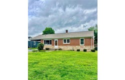 211 South Street, Brighton, IL 62012