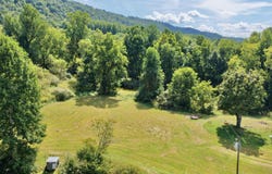 434 Tom Feamster Road, Alderson, WV 24910
