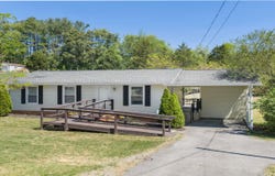 3268 Read Mountain Rd, Roanoke, VA 24019